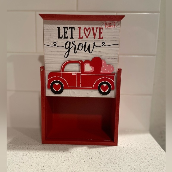 Let love grow Valentine’s Day wooden slide up box - Picture 3 of 4